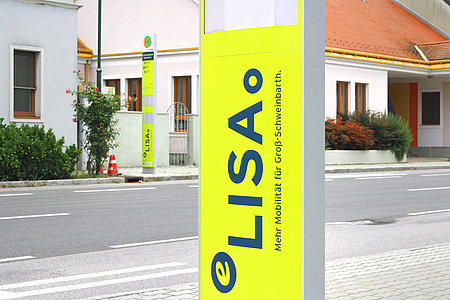 Haltestellenstelen mit Logo "LISA"